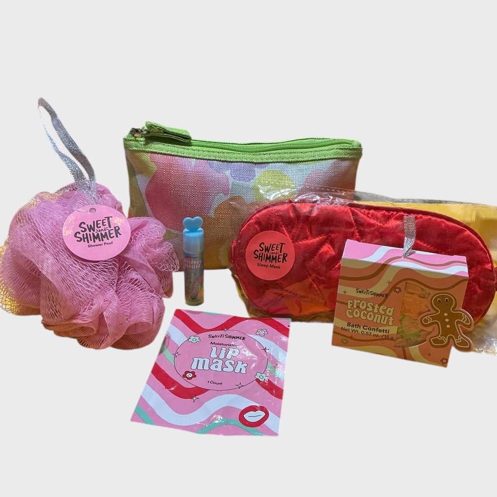 Clinique Pastel Floral Cosmetic Bag w/ Sweet Shimmer Beauty & Spa Set